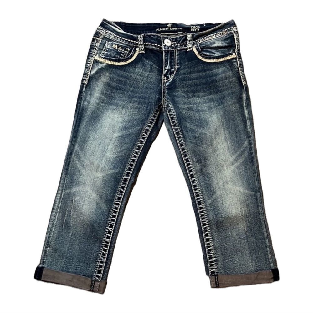ALMOST Famous low rise cropped jeans embellished flap back pockets Size 7